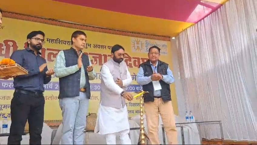 हस्तशिल्पियों के हुनर को बाजार उपलब्ध कराने के लिए देवघर में शिल्प बाजार का आयोजन, विधायक सुरेश पासवान ने किया उद्घाटन
