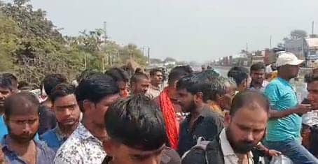 कैमूर: सड़क दुर्घटना में 12 साल के मासूम की मौत, मुआवजे को लेकर लोगों ने किया सड़क जाम, पढ़ें पूरा मामला