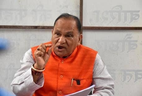 Jharkhand विधानसभा में क्यों उठी सीपी सिंह के उम्र की बात, क्यों दो मंत्री रहे निशाने पर, पढ़िए विस्तार से !