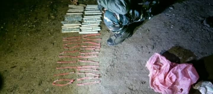 आईईएल पुलिस की कार्रवाई, भारी मात्रा में पावरजेल और डेटोनेटर बरामद