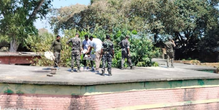 हुसैनाबाद बीआरसी कार्यालय में मिला रात्रि प्रहरी का शव, हत्या की आशंका सिर पर मिले गंभीर निशान