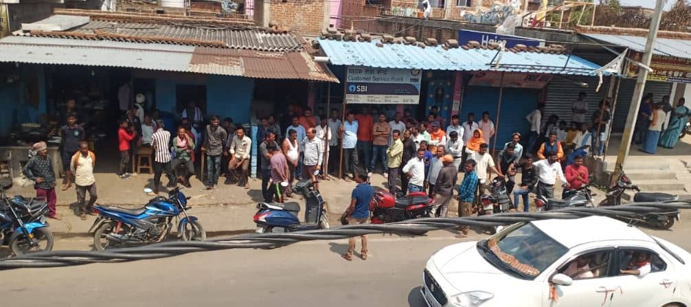 BREAKING : नसीम मियां के घर की छत पर मिला विकास का शव,  इलाके में तनाव