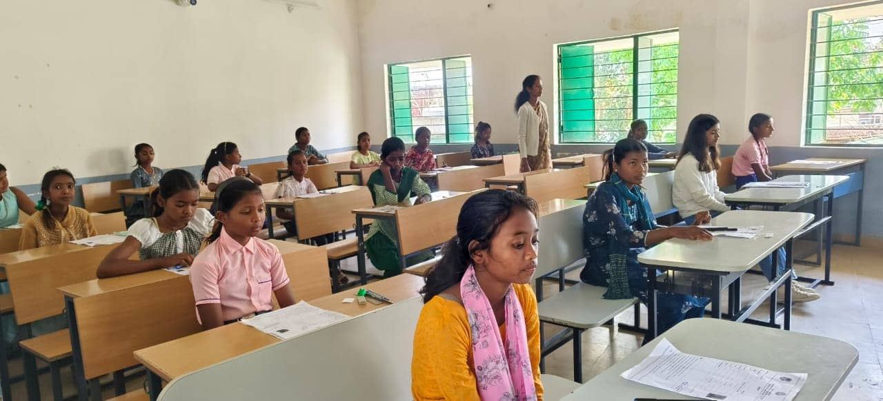 सीएम स्कूल ऑफ एक्सीलेंस में नामांकन परीक्षा शुरू, 35000 स्टूडेंट्स हुए शामिल