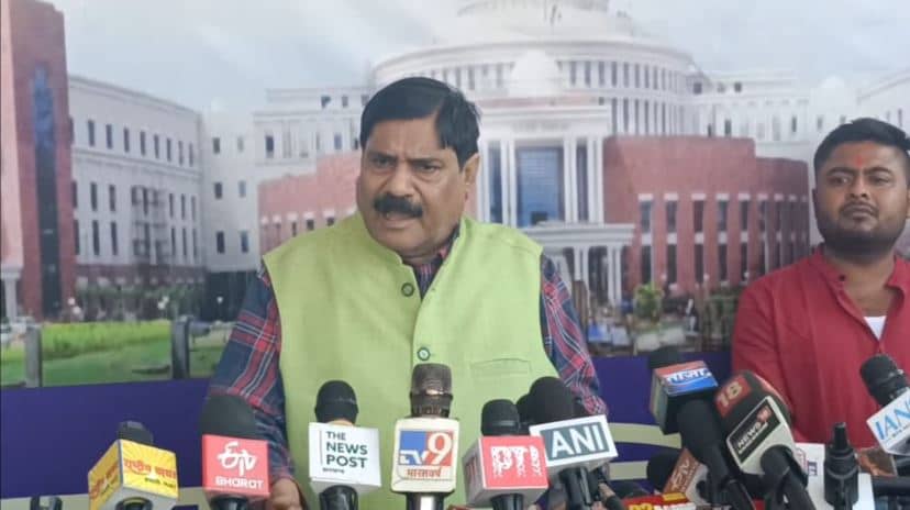 सदन में उठा निजी स्कूलों में मनमानी का मुद्दा, रि-एडमिशन, यूनिफॉर्म के नाम पर पैसे की वसूली के लिए कानून की मांग