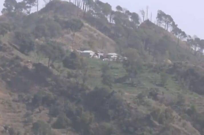 जम्मू कश्मीर में सुरक्षा बलों और आतंकियों के बीच मुठभेड़, पांच आतंकी ढेर, जानिए विस्तार से