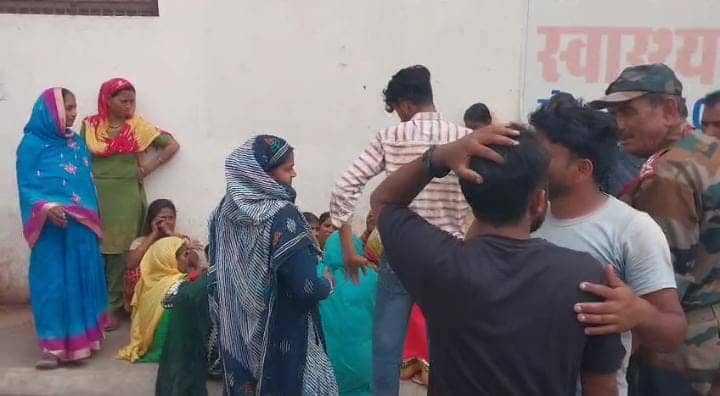 Crime News:बेटी को घर से उठाकर ले जा रहे थे दबंग, जब पिता ने किया विरोध, तो पढ़ें फिर क्या हुआ