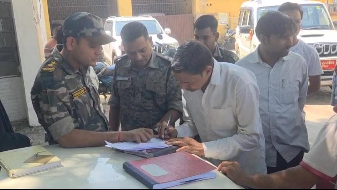 गिरिडीह में जमीन विवाद में एक व्यक्ति की हत्या, पुलिस ने तीन लोगों को लिया हिरासत में, हो रही पूछताछ