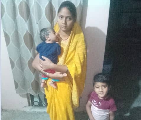 पति ने मुंबई में अकेला छोड़ा, अब ससुरालवालों ने घर से निकाला, तीन मासूम बच्चों के साथ न्याय के लिए भटक रही महिला