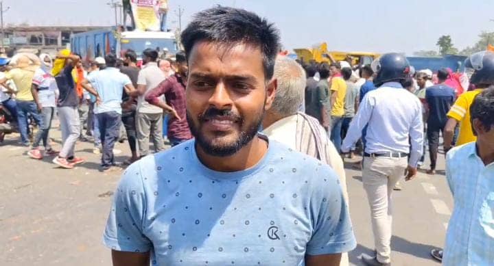 भागलपुर: नवगछिया में प्रदर्शन कर रहे होमगार्ड अभ्यर्थियों पर लाठीचार्ज, पुलिस ने बरसाए थप्पड़, हिरासत में लिये गये कई अभ्यर्थियों