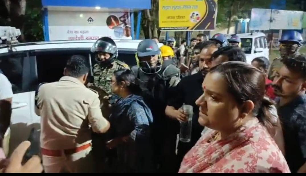 Bokaro Incident: कारखाने का गेट खुला,पटरी पर कैसे लौटने लगी जिंदगी, क्यों विधायक को लिया गया हिरासत में, पढ़िए