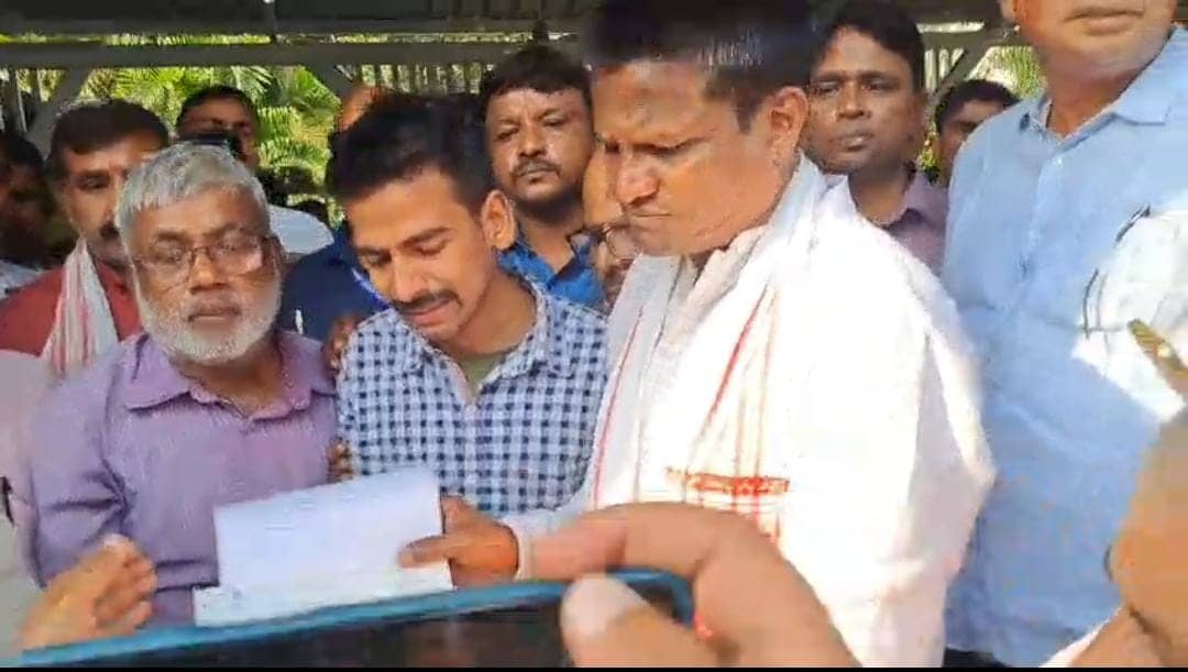 Bokaro Update: लाठीचार्ज  में मारे गए प्रेम कुमार महतो को सांसद की पहल पर मिला मुआवजा और क्या मिलेगा, पढ़िए