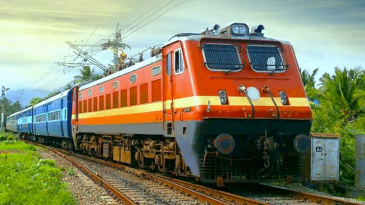 यात्रीगण कृपया ध्यान दें! धनबाद और गोमो स्टेशन से गुजरने वाली ये ट्रेनें 18 अप्रैल से रहेंगी रद्द