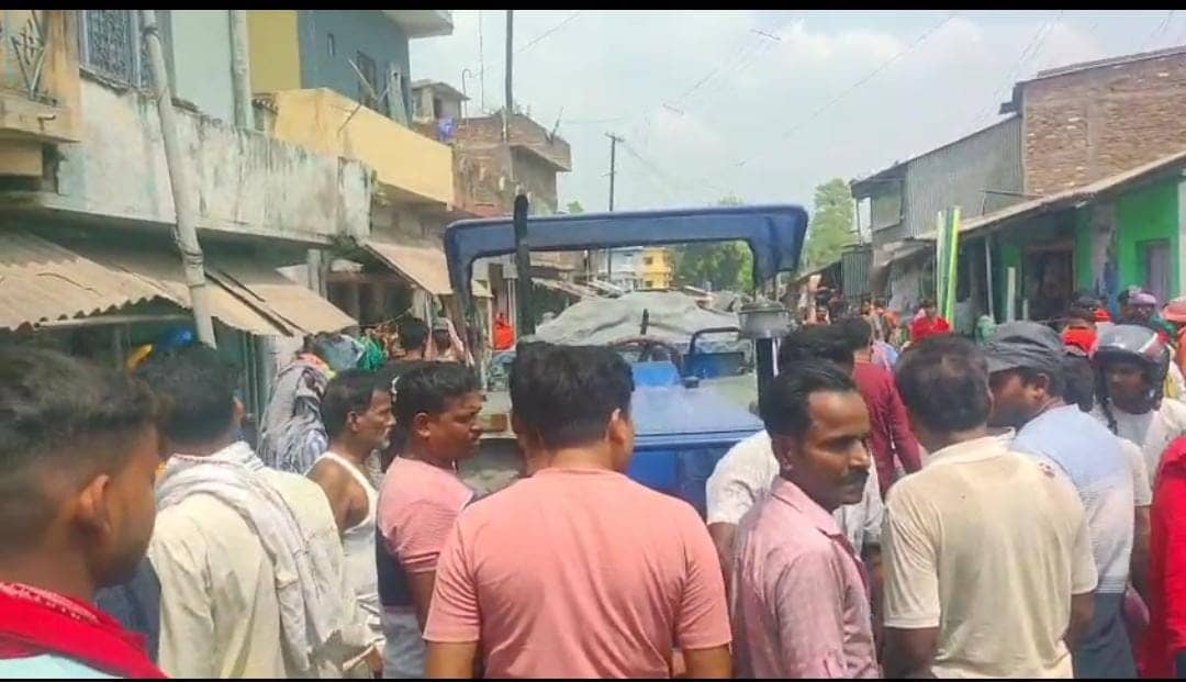 साहिबगंज-राजमहल मुख्य सड़क पर तेज रफ्तार का कहर, तेज रफ्तार ट्रैक्टर ने बाइक सवार को रौंदा, एक की मौत, एक घायल