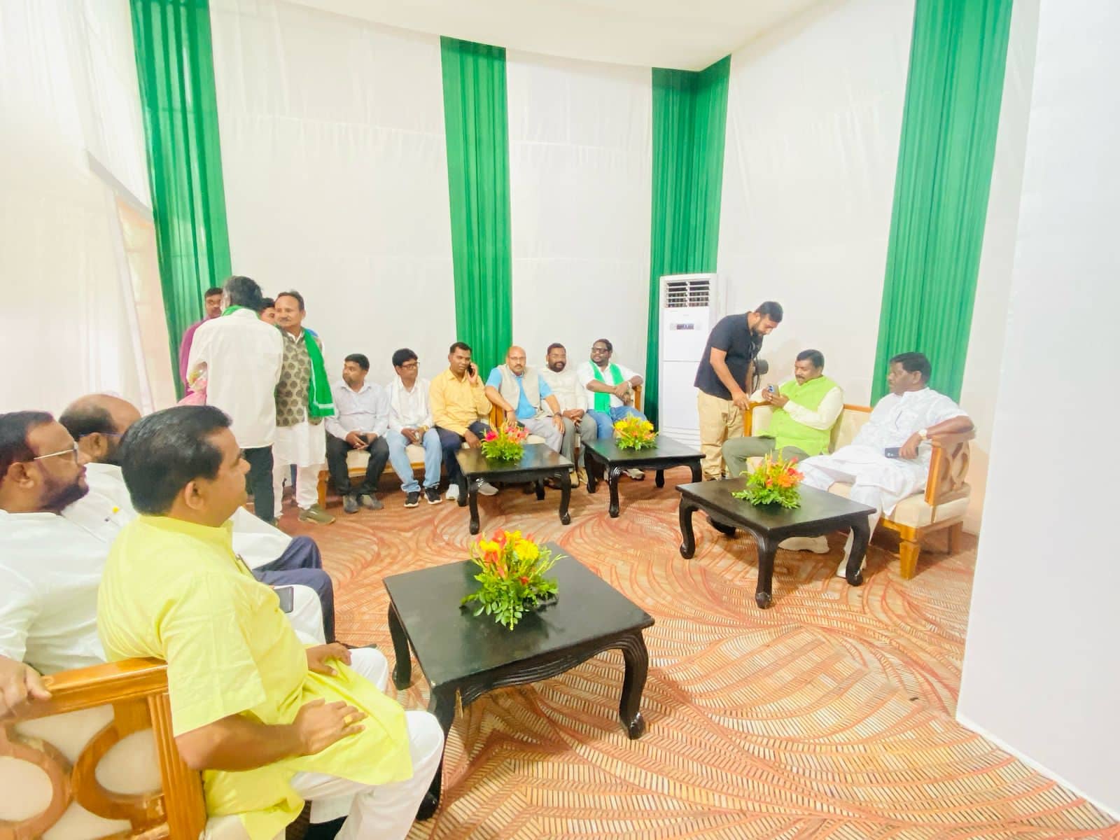 BREAKING : पूर्व प्रदेश अध्यक्ष ताला मरांडी ने भाजपा के सभी पदों से दिया इस्तीफा, झामुमो की लेंगे सदस्यता!