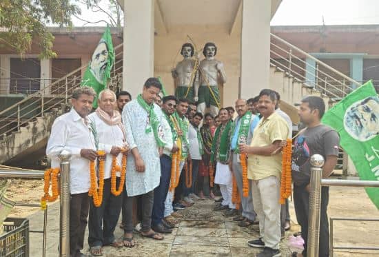 गोड्डा में मनायी गयी स्वतंत्रता संग्राम के महानायक सिदो-कान्हू की जयंती, झारखंड मुक्ति मोर्चा ने किया माल्यार्पण