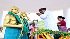 सिद्धो कान्हू जयंती पर सीएम हेमंत सोरेन ने प्रतिमा पर किया माल्यार्पण, कई योजनाओं की दी सौगात