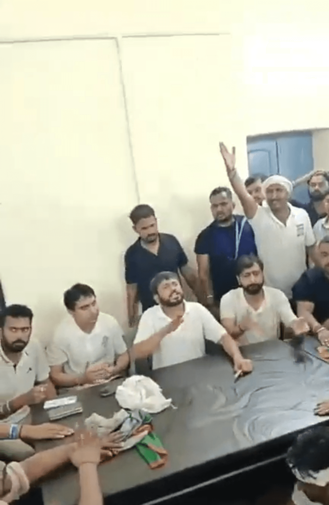 पटना में कांग्रेस का हल्ला बोल, थाने में कन्हैया कुमार ने समर्थकों के साथ किया जोरदार प्रदर्शन, देखिए VIDEO