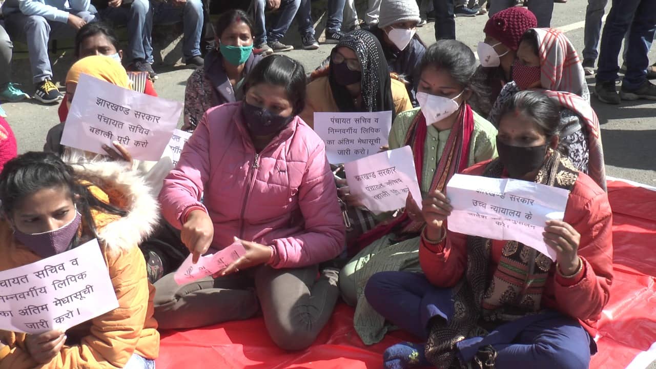 बिहार में छात्र आंदोलन की तर्ज पर आंदोलन की चेतावनी दी पंचायत सचिव के सफल अभ्यर्थियों ने, कहा- नहीं सुन रही सरकार