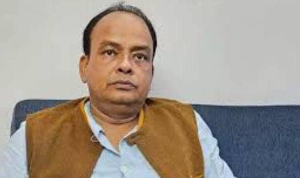 Health: बदहाल रिम्स को दुरुस्त करने के बजाय, कफन बांटने की तैयारी में झारखंड के स्वास्थ्य मंत्री इरफान अंसारी