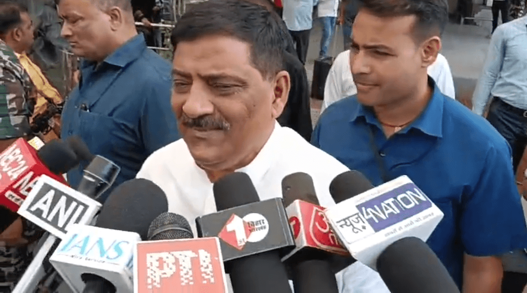 जदयू के कार्यकारी राष्ट्रीय अध्यक्ष संजय झा का तेजस्वी यादव पर पलटवार, कहा पहले अपने घोटालों का जवाब दें