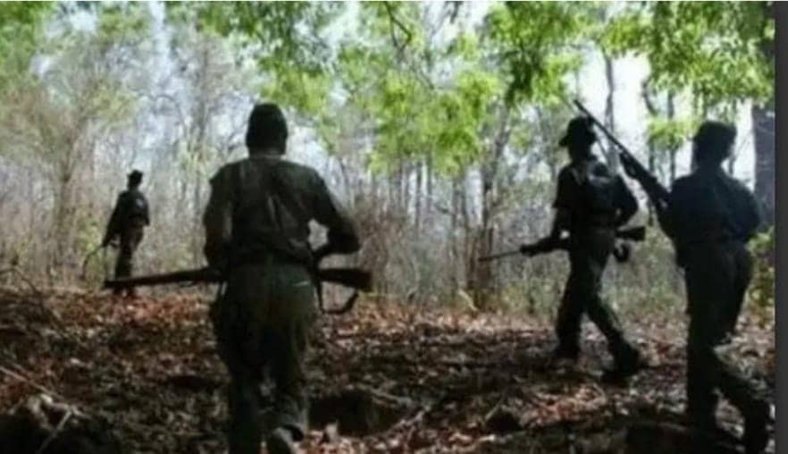 बोकारो मुठभेड़: शव लेने एक का पंहुचा भाई, सात के परिजनों का अभी भी पुलिस को इंतजार, अब आगे क्या !