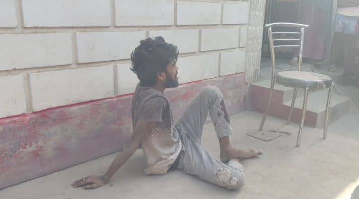 साहिबगंज में पुलिस की खुफिया तंत्र फैल! कई दिनों से हथियार लहराने वाले युवक को ग्रामीणों ने किया पुलिस के हवाले