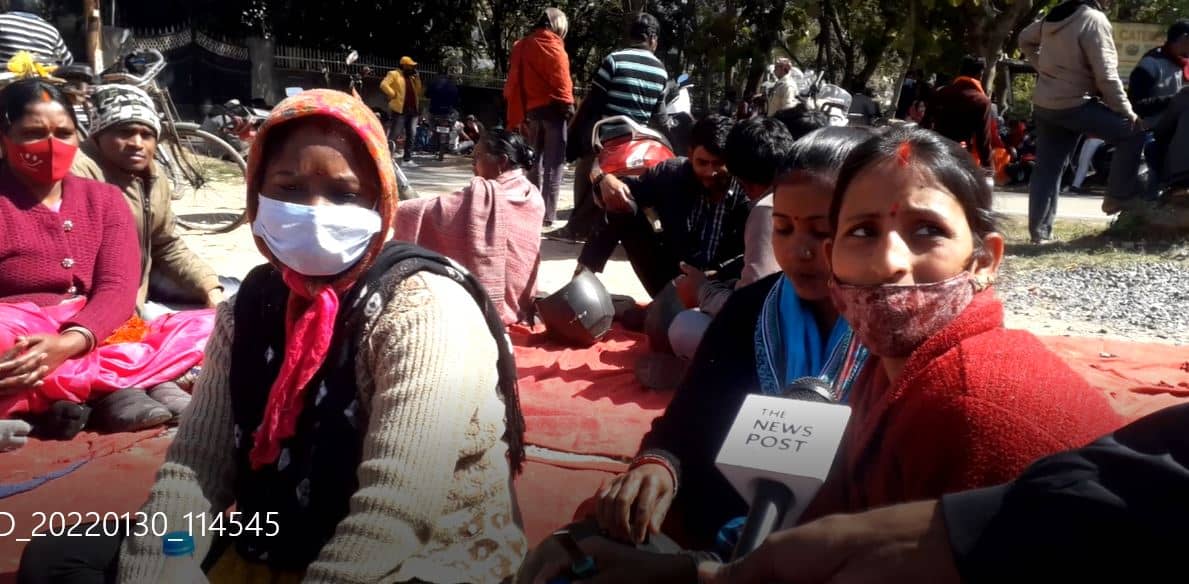 मोरहाबादी में अतिक्रमण के विरोध में फुटपाथी दुकानदारों का प्रदर्शन, मेयर, विधायक से लगा रहे गुहार