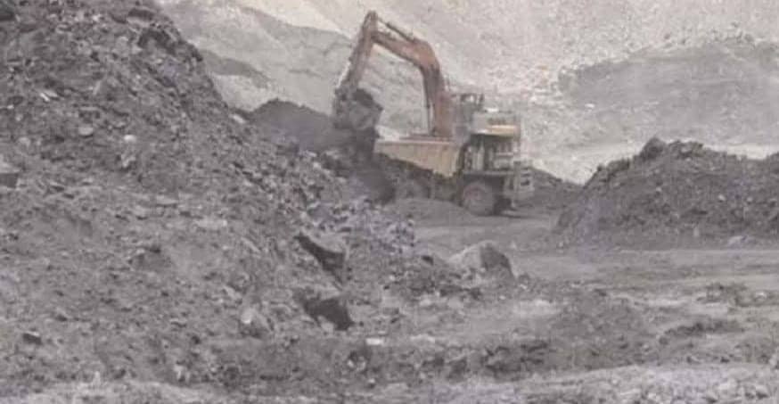 धनबाद में अवैध कोयला खनन का   हाल देखिये -बीसीसीएल के समानांतर कैसे चल रही कोयला तस्करों की पोखरिया खदानें