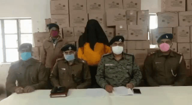 21 लाख का अवैध विदेशी शराब जब्त, कारोबारी फरार, बिहार में खपाने के लिए स्टॉक किया गया था शराब