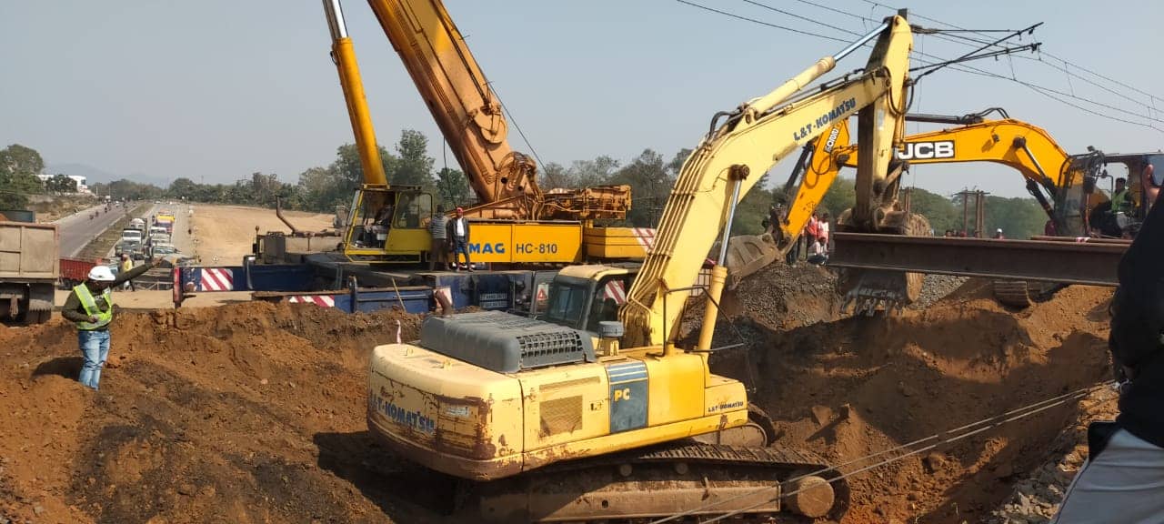 हावडा-मुबंई रेल मार्ग में धनबाद के पास 9 घंटे का मेगा ब्लॉक, सभी पैसेंजर ट्रेन रद्द, एक्सप्रेस ट्रेन का मार्ग परिवर्तित