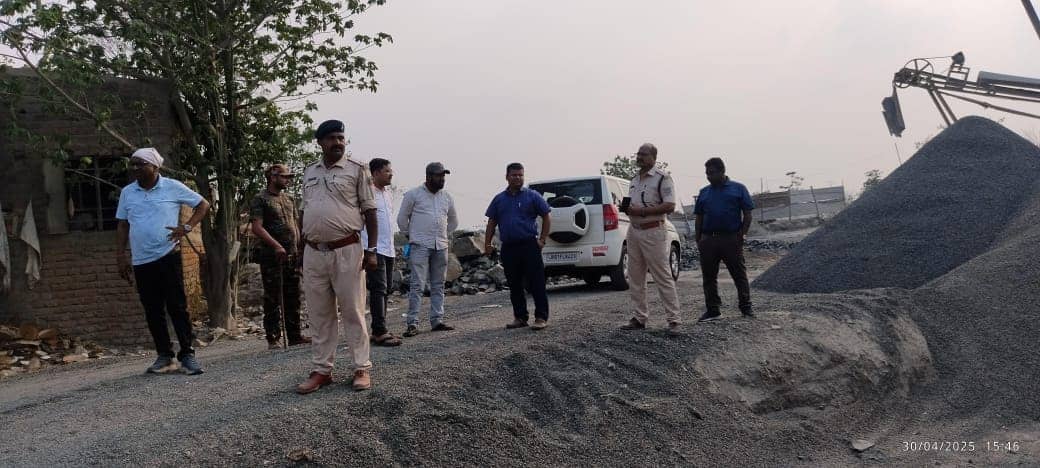 पाकुड़ में 11 क्रशर यूनिट सील, खनन टास्क फोर्स की संयुक्त कार्रवाई में अनियमितताएं उजागर