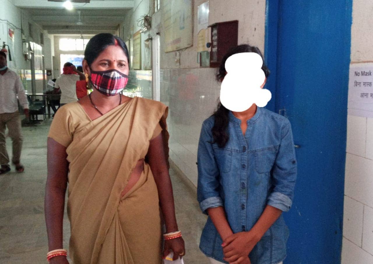 नाबालिग को  बाइक पर बिठा ले भागा बदमाश , थाने में अपहरण के साथ यौनशोषण का मामला दर्ज