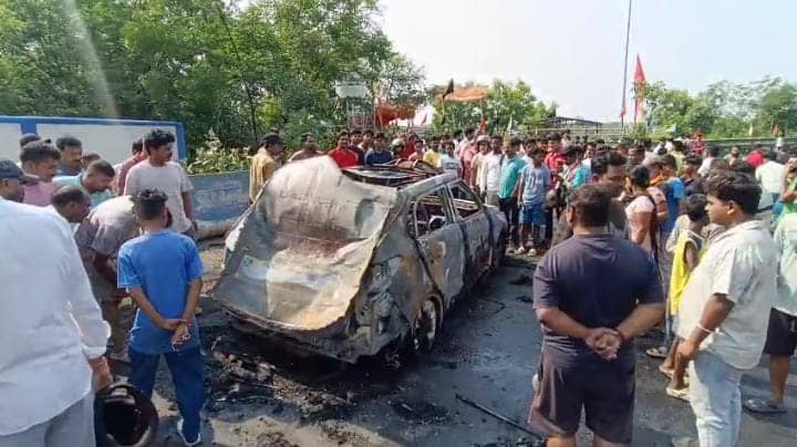 हे भगवान ! अचानक चलती कार में लगी आग, कार के साथ ड्राइवर भी जलकर खाक, परिजनों का रो-रोकर बुरा हाल