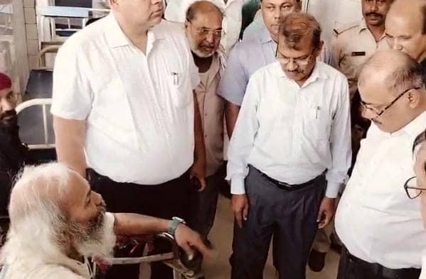 जमशेदपुर: MGM की घटना में तीन लोगों की मौत के बाद अस्पताल पहुंचे व्यवहार न्यायालय के प्रभारी, जाना घायलों का हाल, पढ़ें क्या कहा