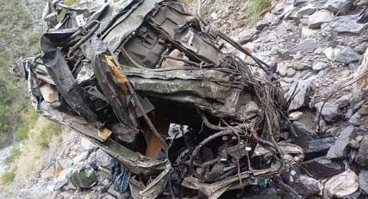 BREAKING: जम्मू-कश्मीर के रामबन में बड़ा हादसा, 700 फीट गहरी खाई में गिरा सेना का वाहन, तीन जवान शहीद