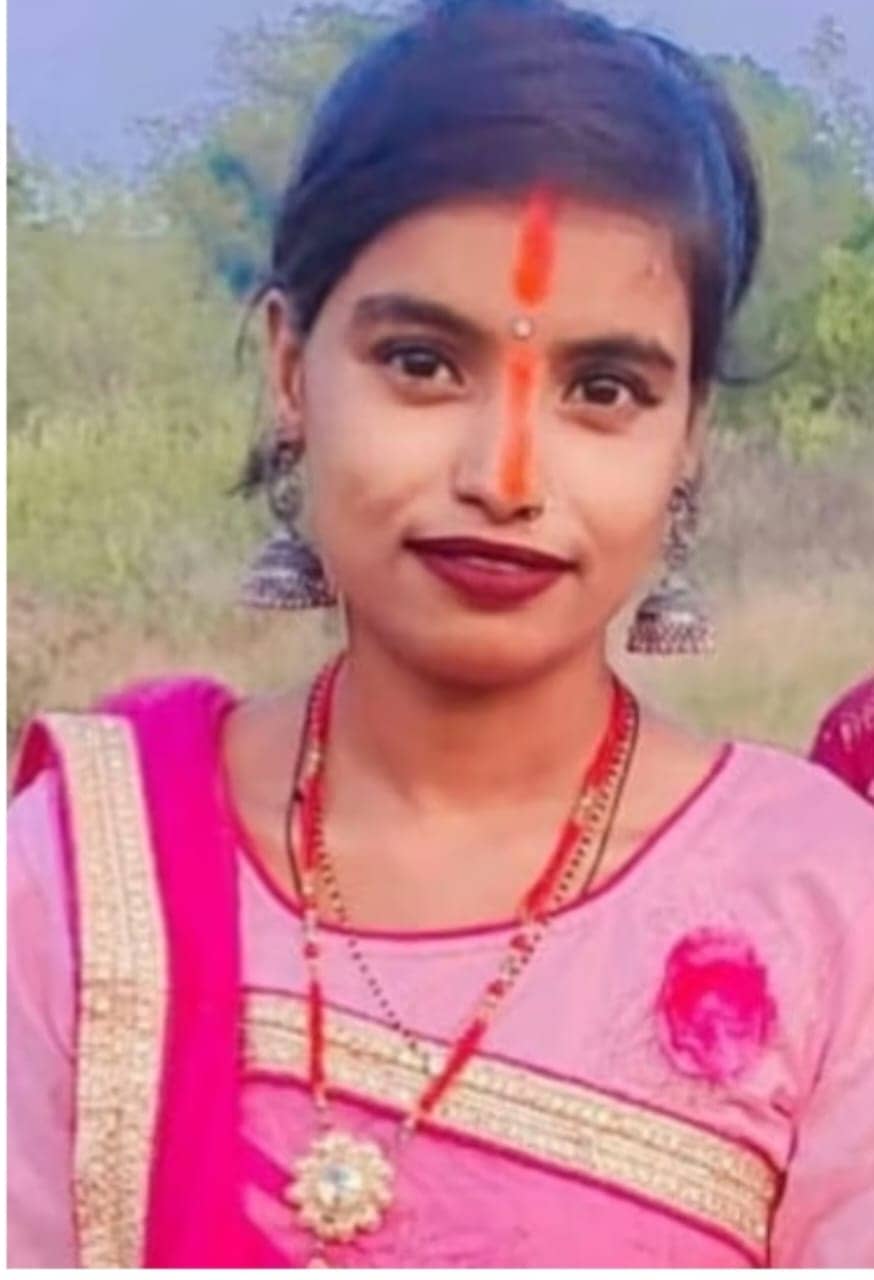 शक्की पति के हाथो मारी गई इसकी किस्मत देखिये ! अंतिम यात्रा के लिए न चार कंधा  मिला और न मुखाग्नि, कलप रहे है बच्चे !