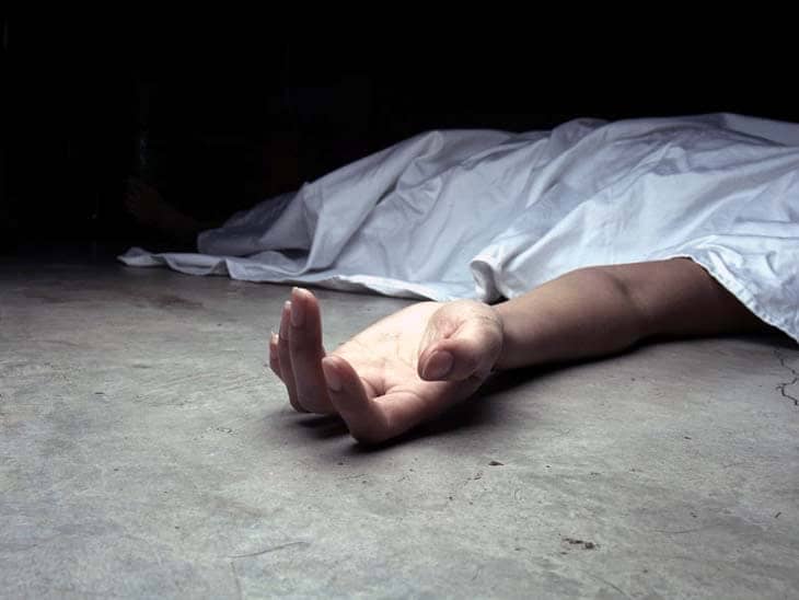 हज़ारीबाग में पत्थर से कूचकर युवक की हत्या, विरोध में लोगों ने किया रोड जाम