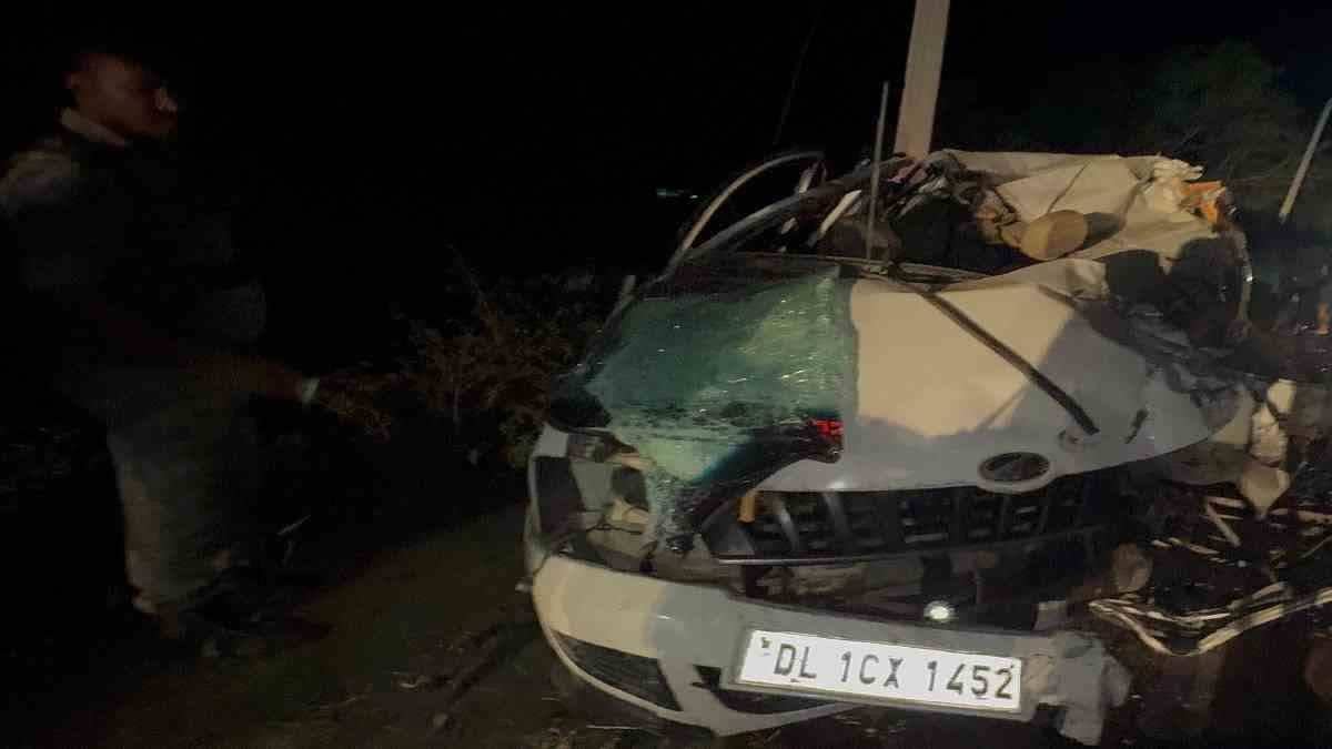 पलामू के पांकी में भीषण सड़क दुर्घटना, तीन की मौत, दो गंभीर रूप से घायल