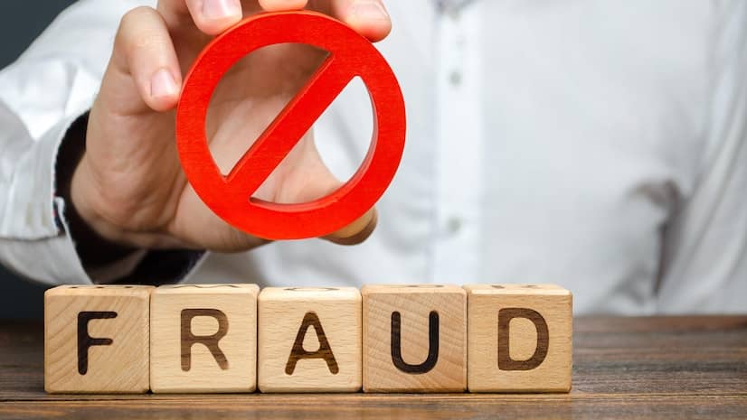 अनपढ़ के खाते में 2.5 करोड़ मंगाने और निकालने वाली यह ठग महिला कौन है, पढ़िए -पुलिस कैसे पहुंचने की कर रही कोशिश