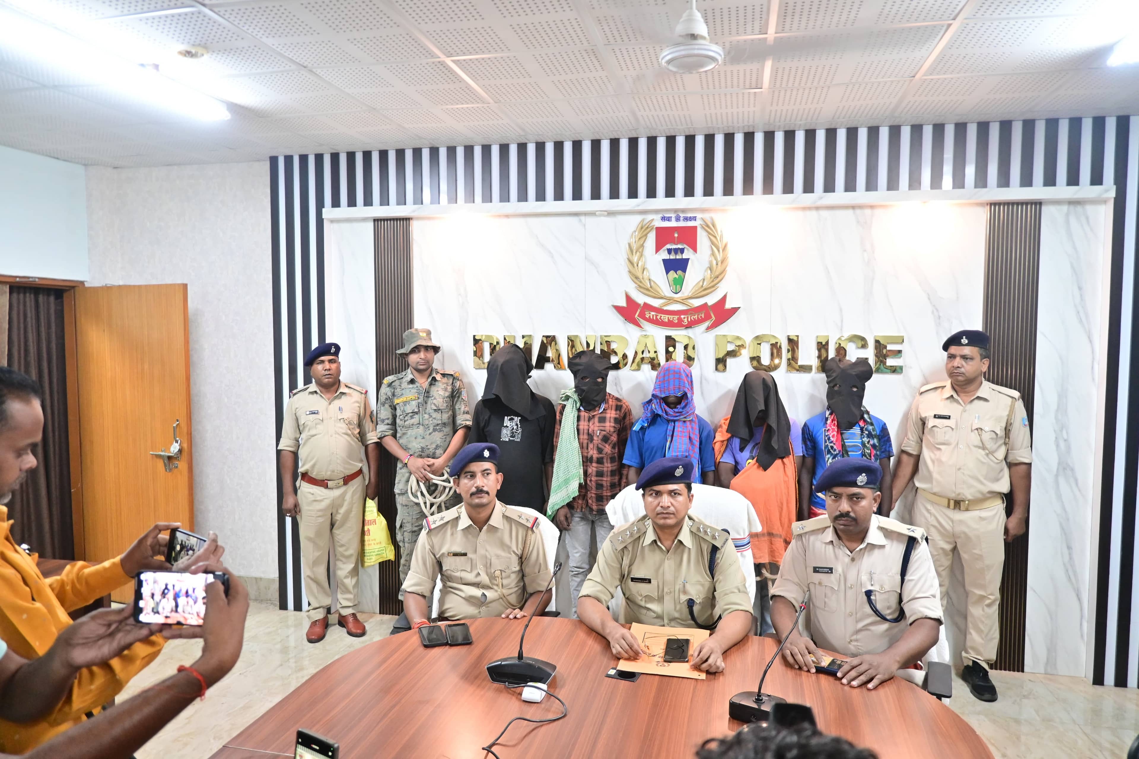 Dhanbad: आठ मोटरसाइकिल बरामद, पांच की गिरफ्तारी, पढ़िए -पुलिस कैसे पहुंची गिरोह के सरगना तक