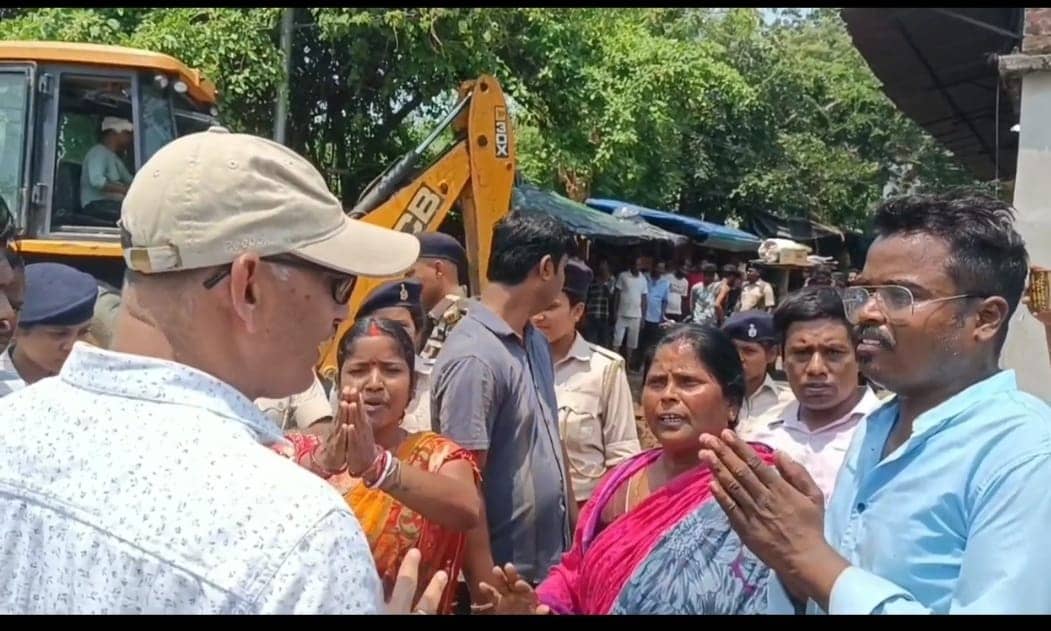 धनबाद मेडिकल कॉलेज अस्पताल परिसर क्यों बन गया था रणक्षेत्र, फिर आगे क्या हुआ, पढ़िए