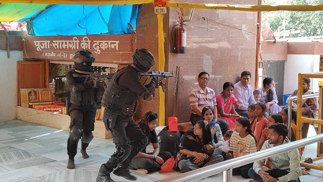 भारत-पाकिस्तान के बीच खराब हालात को देख हाई अलर्ट पर बिहार, पटना के महावीर मंदिर में एटीएस ने किया मॉक ड्रिल