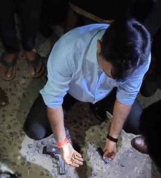 बरवाअड्डा लूटकांड: पढ़िए अपराधियों के पकड़ाने की दिलचस्प कहानी ,लोकल लिंक को खोज रही धनबाद पुलिस