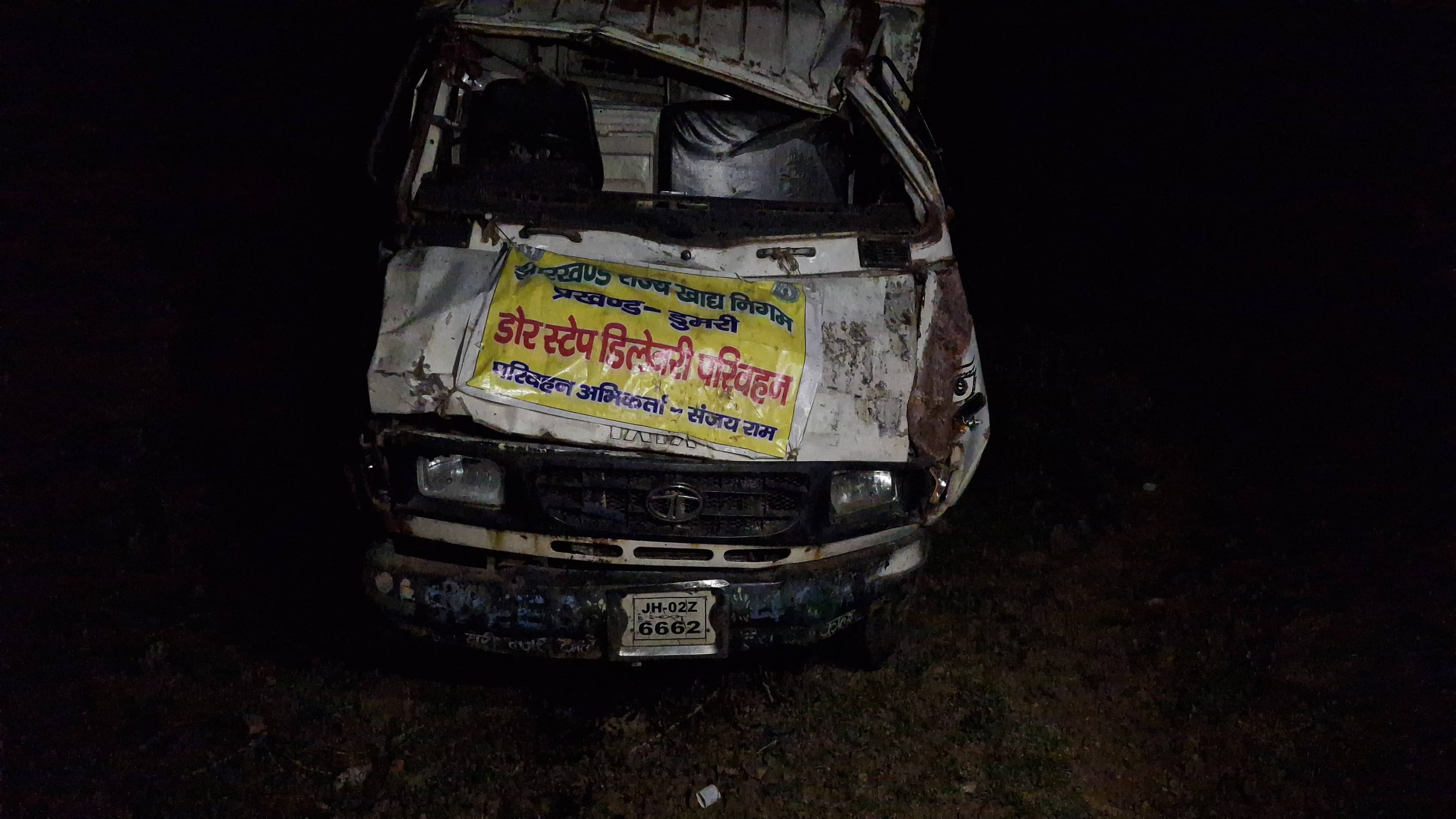 गिरिडीह के डुमरी केबी रोड के पास देर रात भीषण सड़क हादसा, 2 की मौत