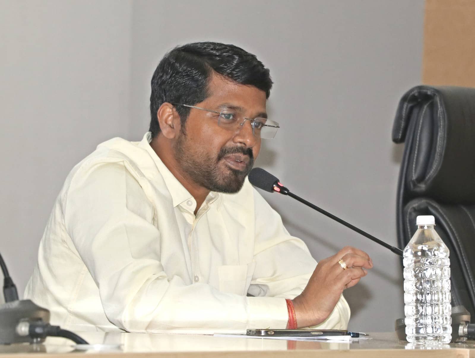 एक्शन में JEPC: सरकारी स्कूल की जमीनी हकीकत आकलन करने का आदेश!अधिकारियों को कहा- BRC/CRP के कहने पर नहीं खुद स्कूल का करें चयन