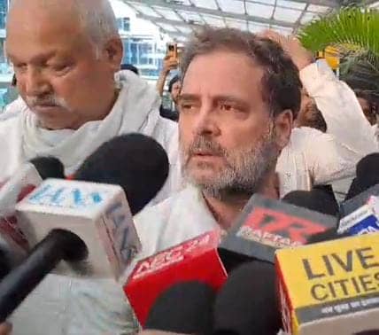 पटना एयरपोर्ट पर राहुल गांधी का बड़ा ऐलान: "हमारी सरकार बनी तो 50% आरक्षण का सीमा तोड़ेंगे"