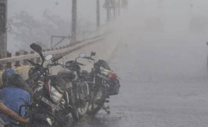 Weather Alert:उत्तर पश्चिम भागों को छोड़कर पूरे झारखंड में गरज के साथ बारिश,वज्रपात का अलर्ट,इन जिलों में गर्मी से छूटेगा पसीना