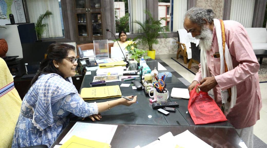 बोकारो घूसखोरी कांड की दिलचस्प कहानी -घूस की राशि तो लौटानी ही पड़ी, अब नौकरी जाने का भी खतरा