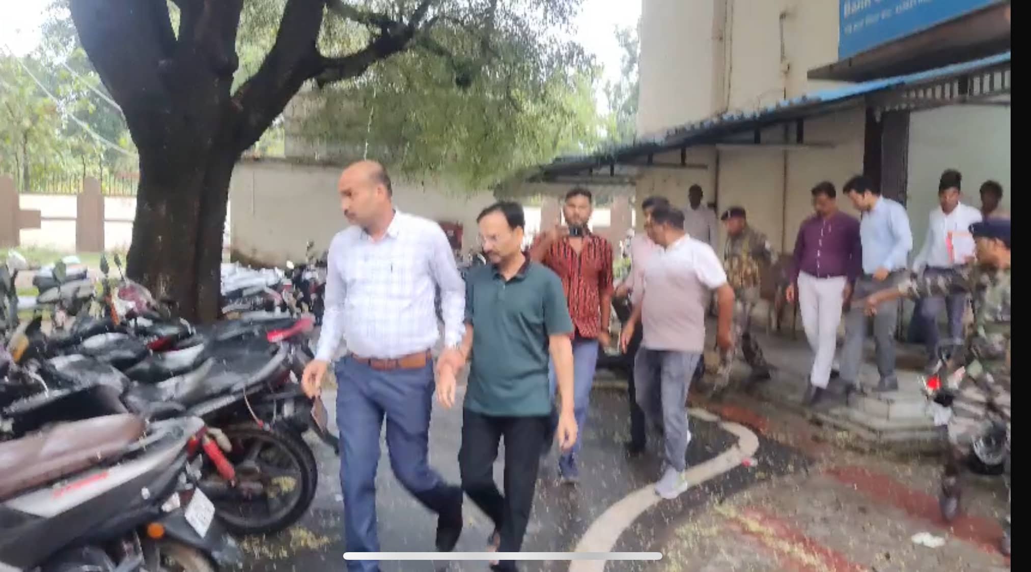 झारखंड शराब घोटाला : IAS विनय चौबे के बाद तीन और की गिरफ़्तारी, कुछ और बड़े चेहरे रडार पर