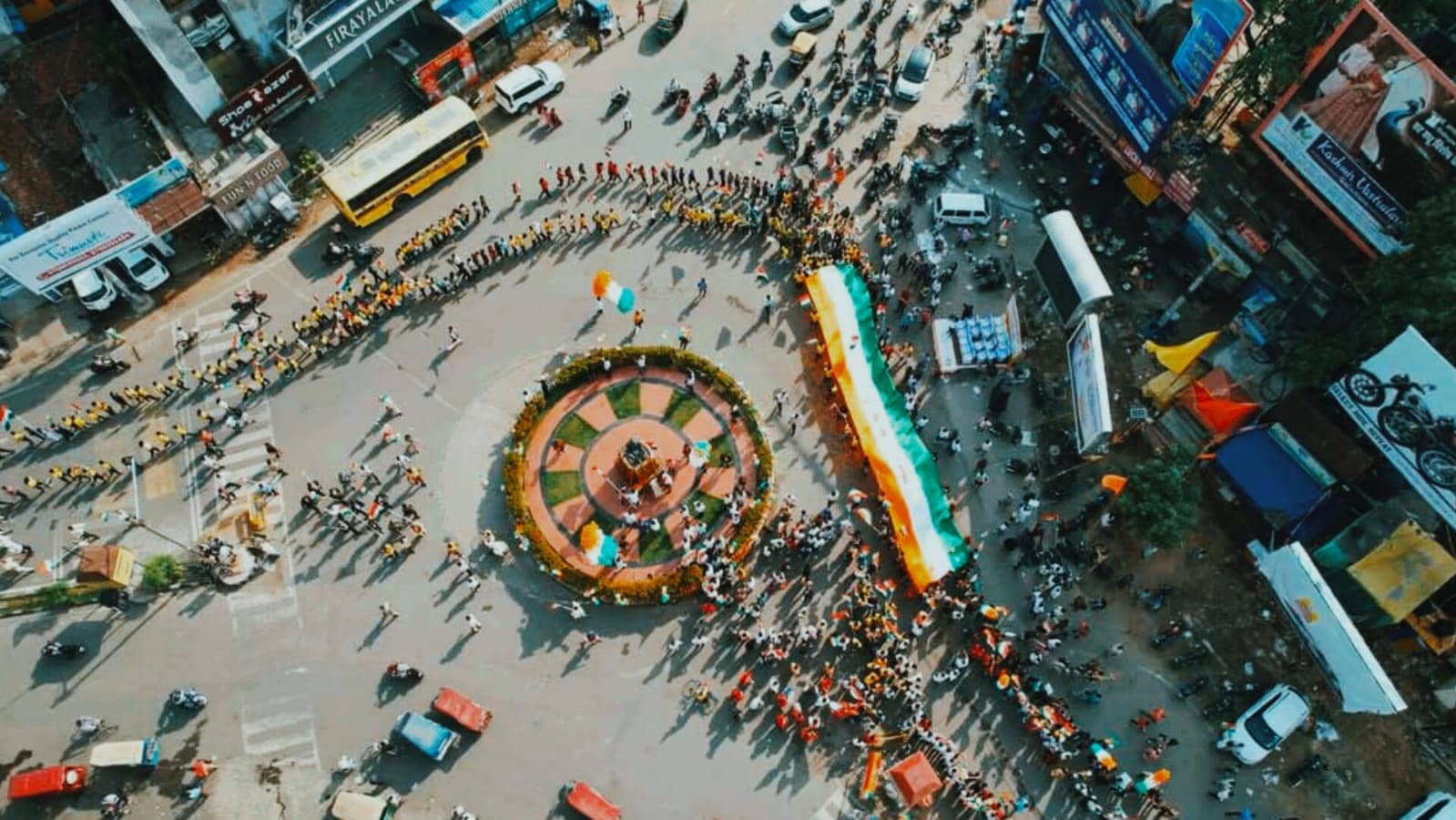 विशाल तिरंगा यात्रा से सराबोर हुई राजधानी रांची, देशभक्ति के रंग में रंगी सड़कों पर उमड़ा जनसैलाब